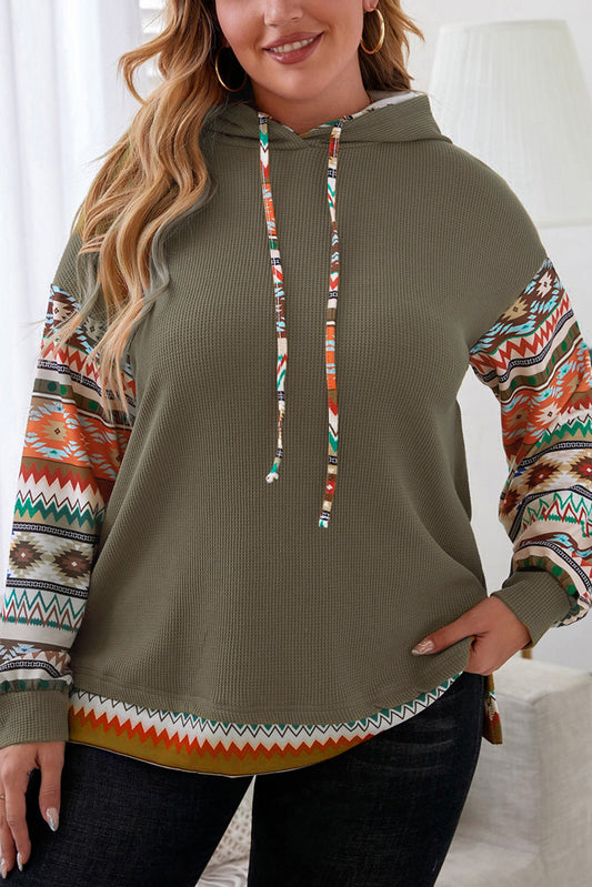 Maya | Sudadera de mujer con capucha verde jungla y mangas patchwork azteca