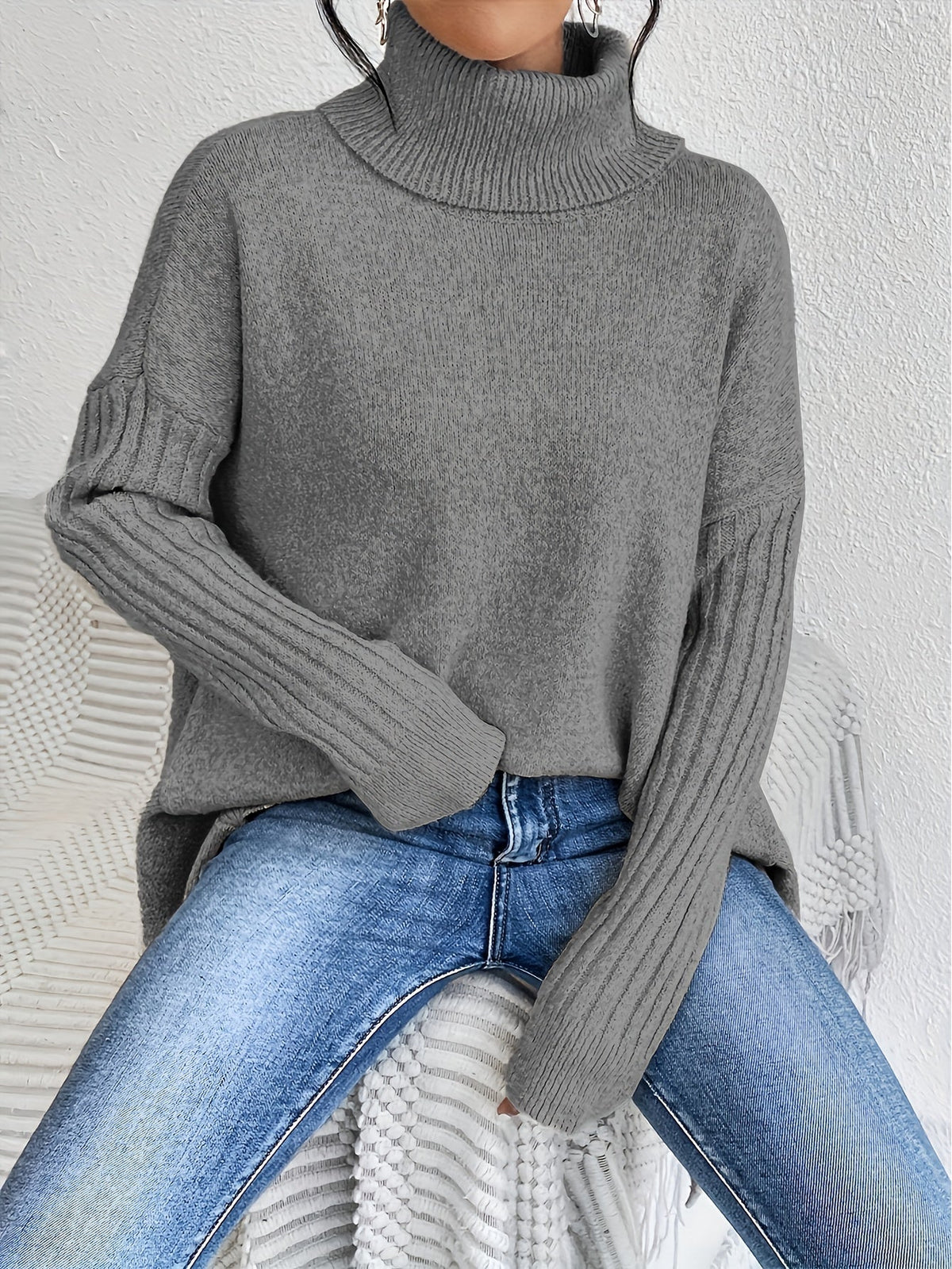 Damski Sweter Oversize z Golfem Asymetryczny Dół
