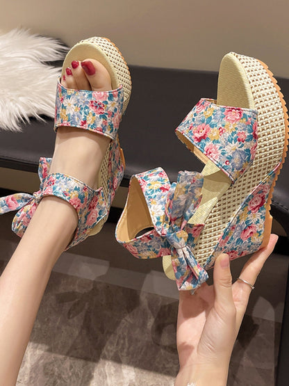 Natalia® | Sandalias de tacón con cordones florales