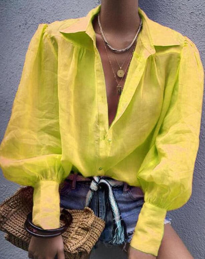 Blusa laónica con escote profundo: la combinación perfecta de comodidad y estilo