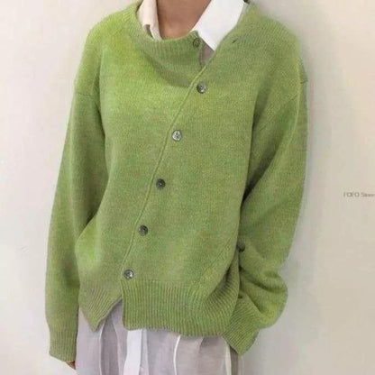 Molly | Cómoda chaqueta envolvente con juguetona tapeta de botones