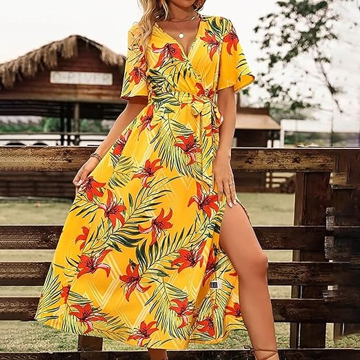 Clara - Vestido con cinturón en estampado tropical y cintura alta