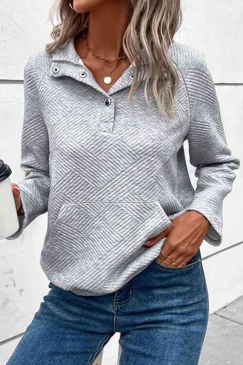 Elegante jersey que destaca por su discreta sencillez