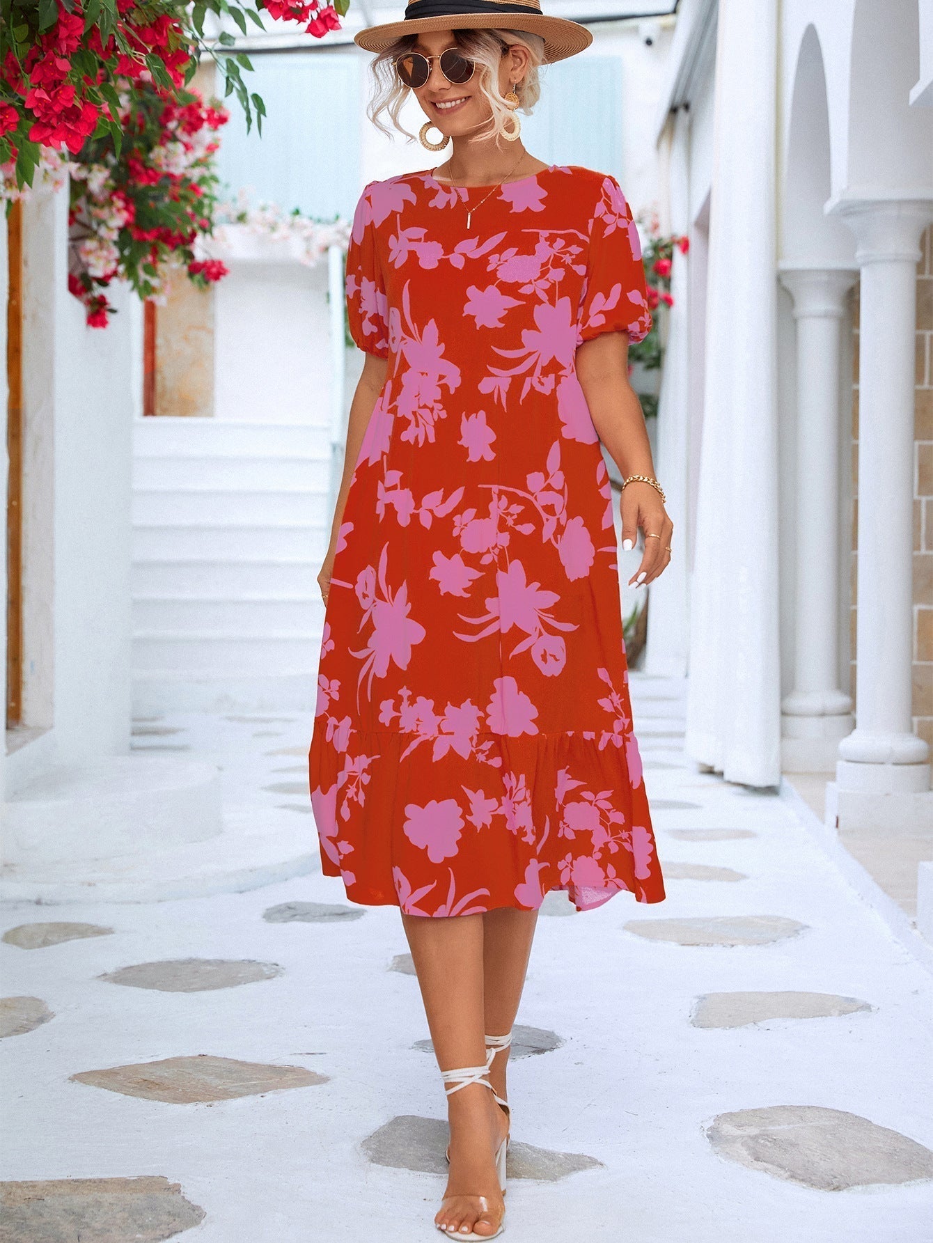 Vestido midi floral con mangas abullonadas y volantes en el bajo