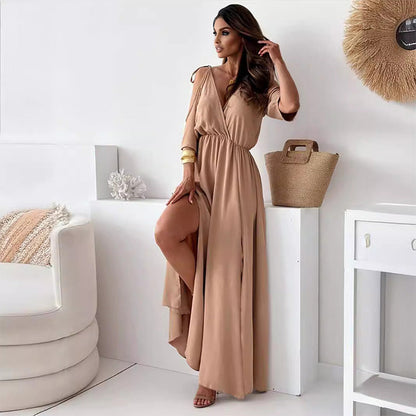 Elegante vestido largo con escote cruzado y abertura lateral fluida