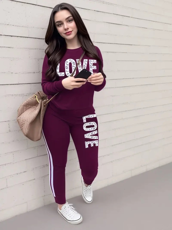 Conjunto deportivo de dos piezas con estampado Love