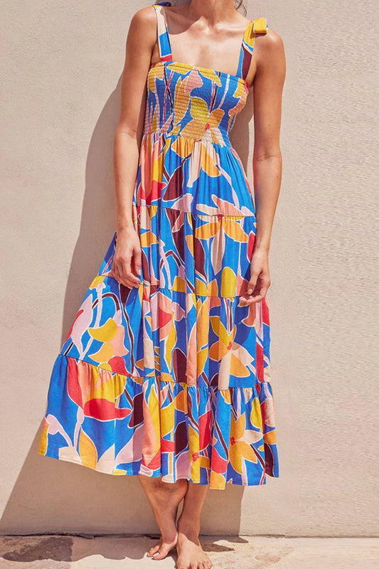 Vestido floral con hombros abotonados y tirantes fruncidos