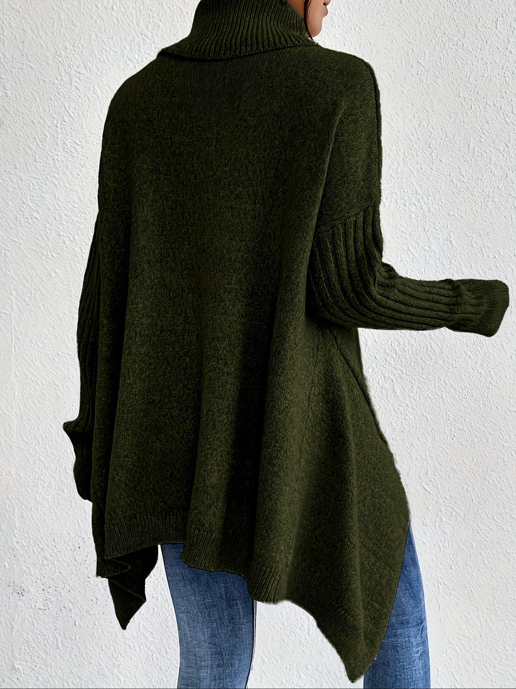 Damski Sweter Oversize z Golfem Asymetryczny Dół