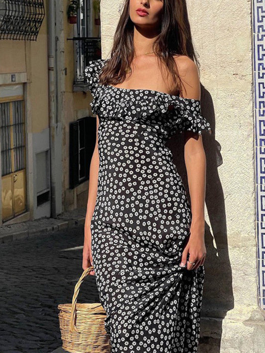 Elegante vestido largo con estampado floral y estilo moderno