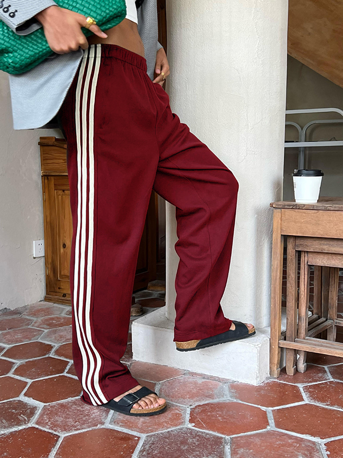 Nina | Pantalones relaxed fit | Look deportivo moderno | Mezcla de algodón de primera calidad