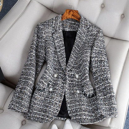Elegante chaqueta de invierno con escote en pico y botones de fantasía para llevar a diario
