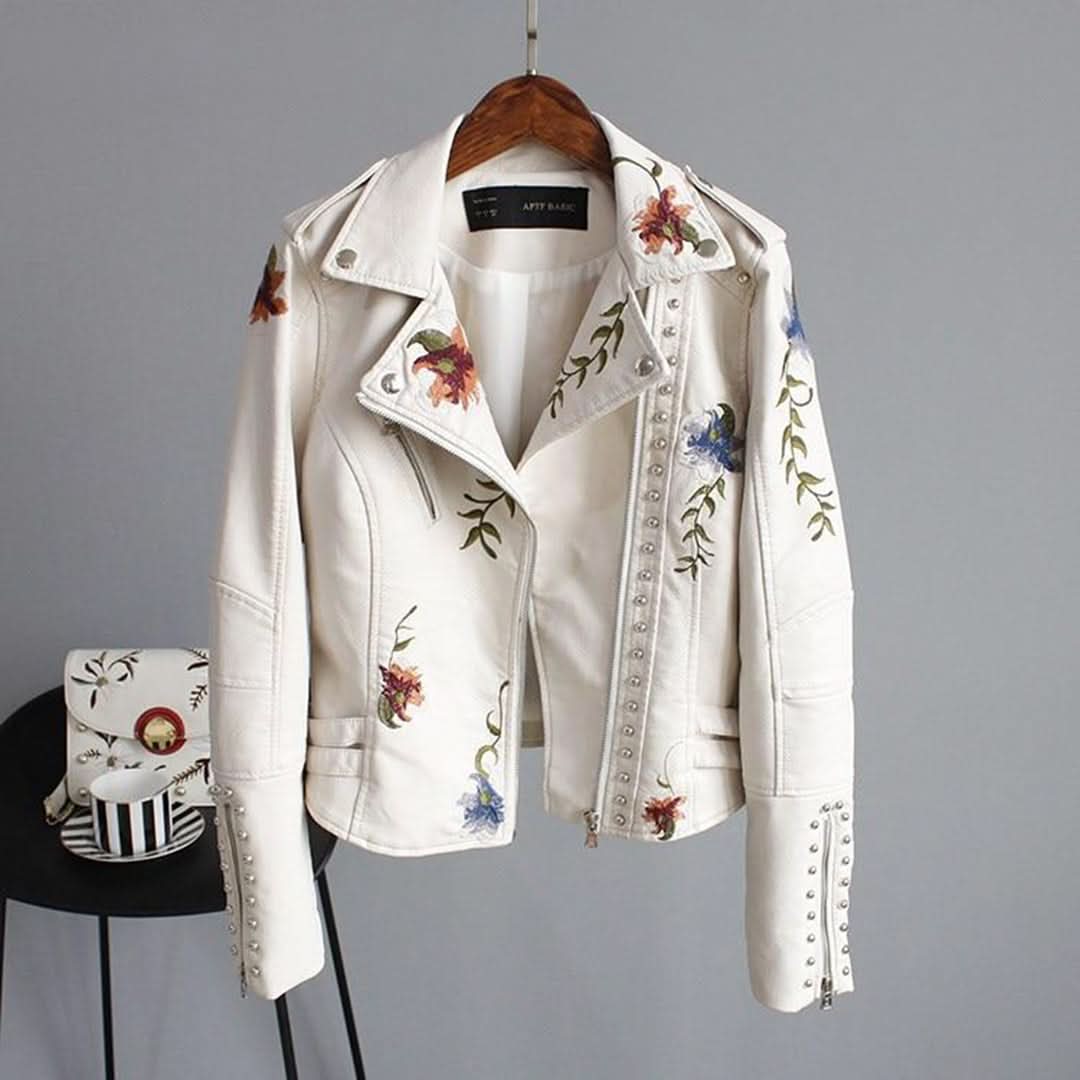 Femenina, moderna y versátil chaqueta floral para mujer