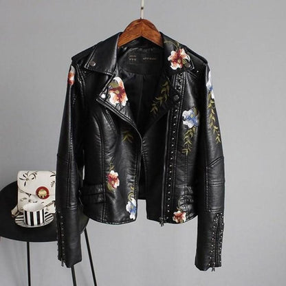 Femenina, moderna y versátil chaqueta floral para mujer
