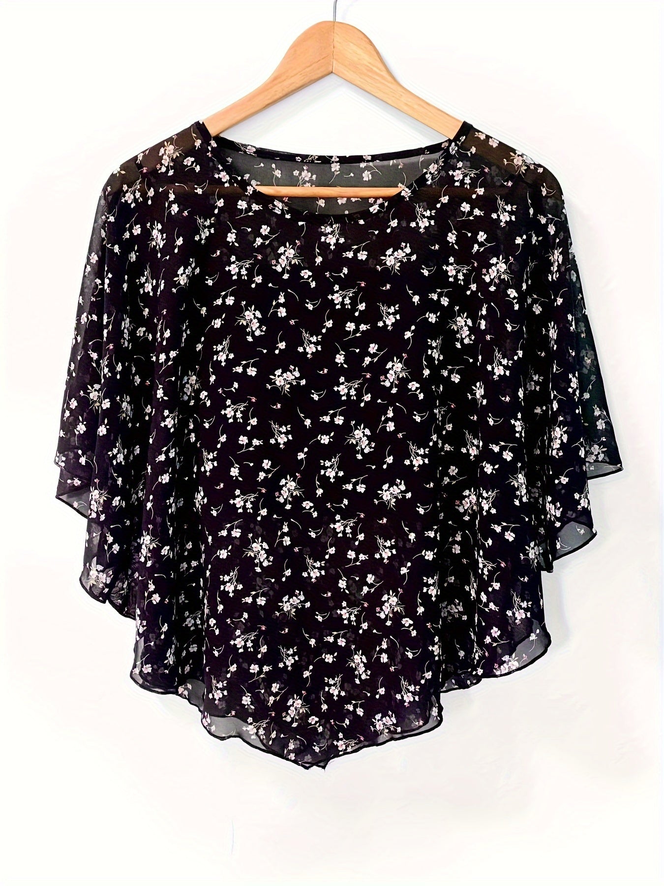Blusa Floral Asimétrica - Mangas Transparentes y Diseño Pullover