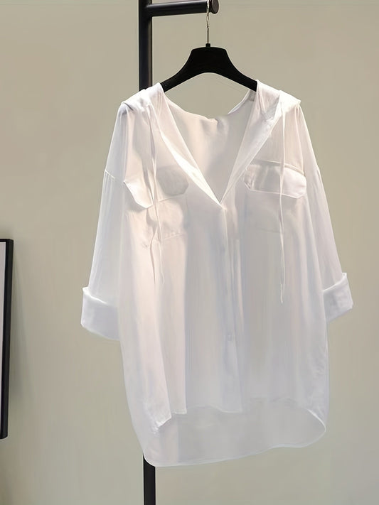 Blusa con capucha y botones - Detalle de cordón y ajuste cómodo
