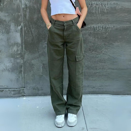 Pantalones con botones ajustados para mujer