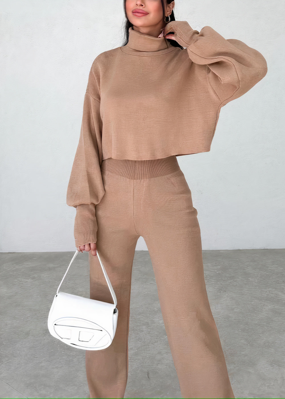 Cómodo conjunto de traje de cuello alto | Cas