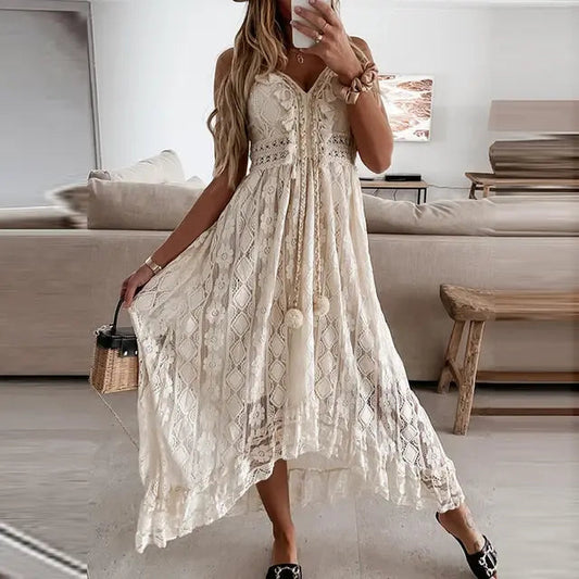 Vestido largo de verano con detalles calados y estilo elegante