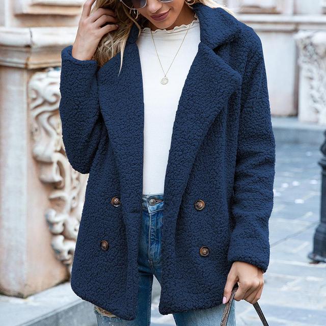 Elegante chaqueta de piel sintética