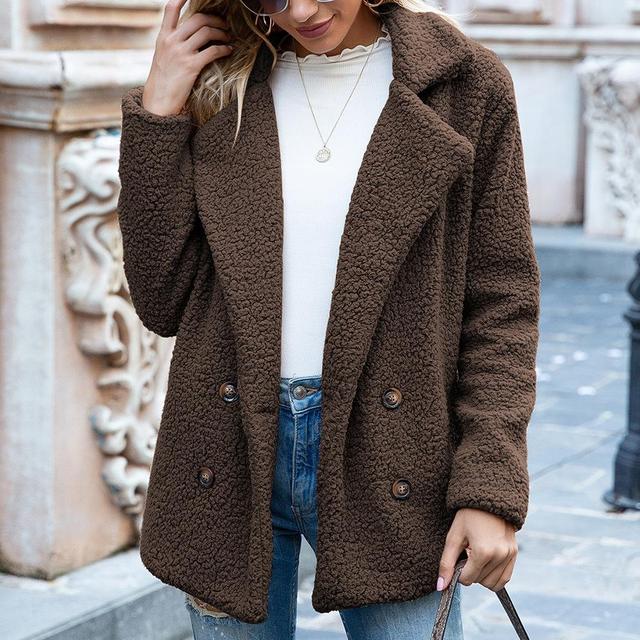 Elegante chaqueta de piel sintética