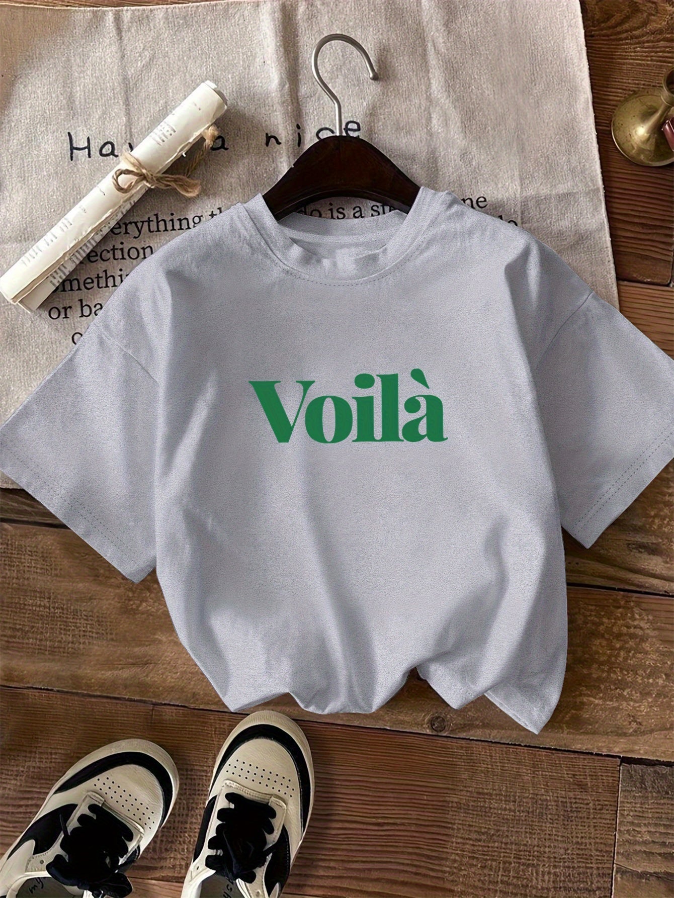 Camiseta gráfica casual - Estampado de texto Voilà y diseño de cuello redondo