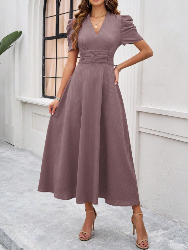 Vestido de cóctel midi con cintura fruncida, mangas acampanadas y mangas abullonadas