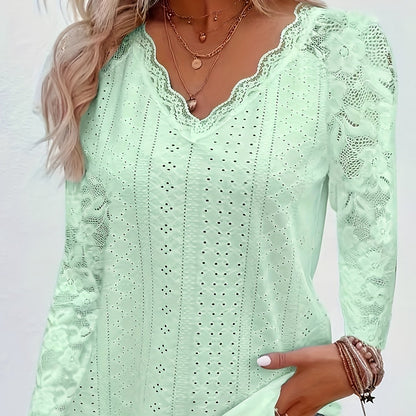 Camiseta con cuello en V de encaje en contraste - Tejido suave y ajuste flexible