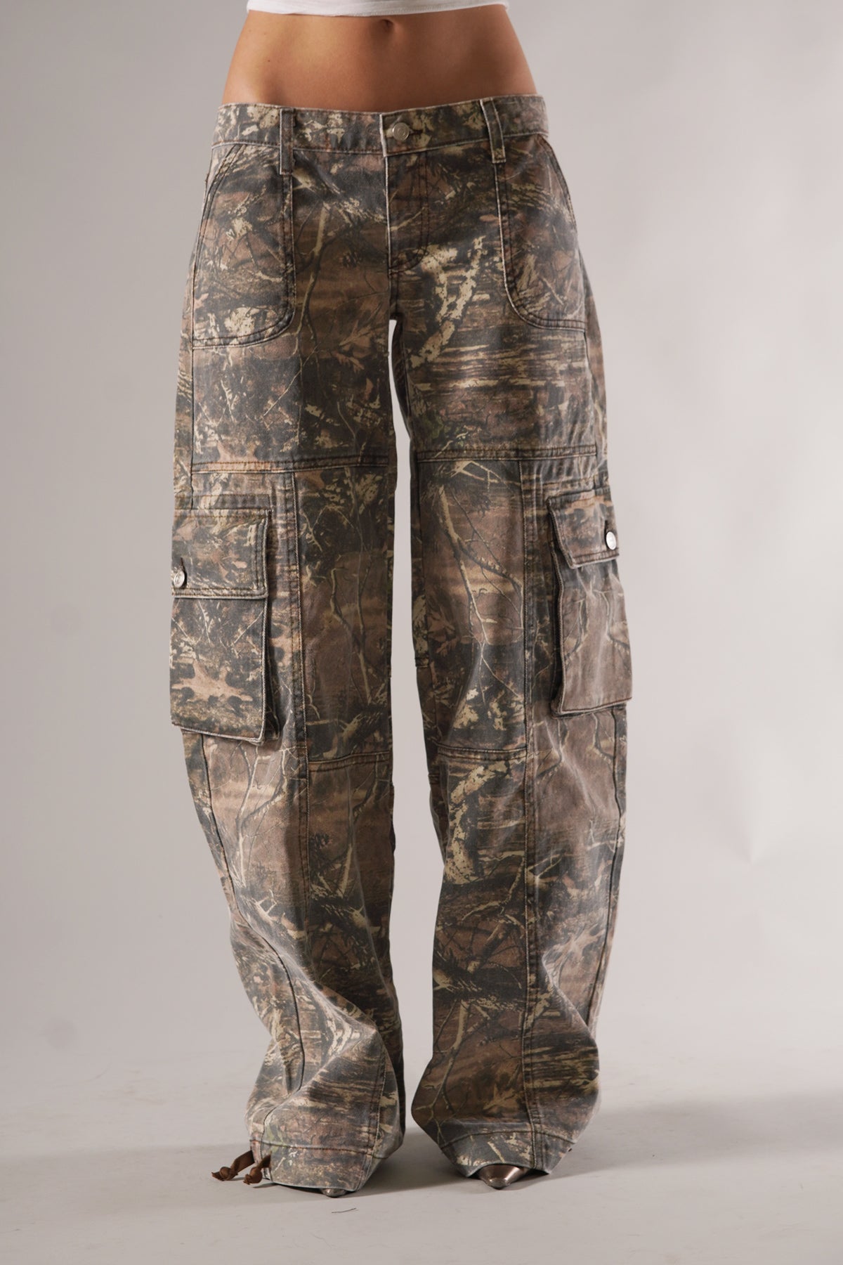 Pantalones cargo de camuflaje para mujer