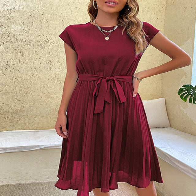 Vestido de verano plisado con estampado floral y elegancia vaporosa
