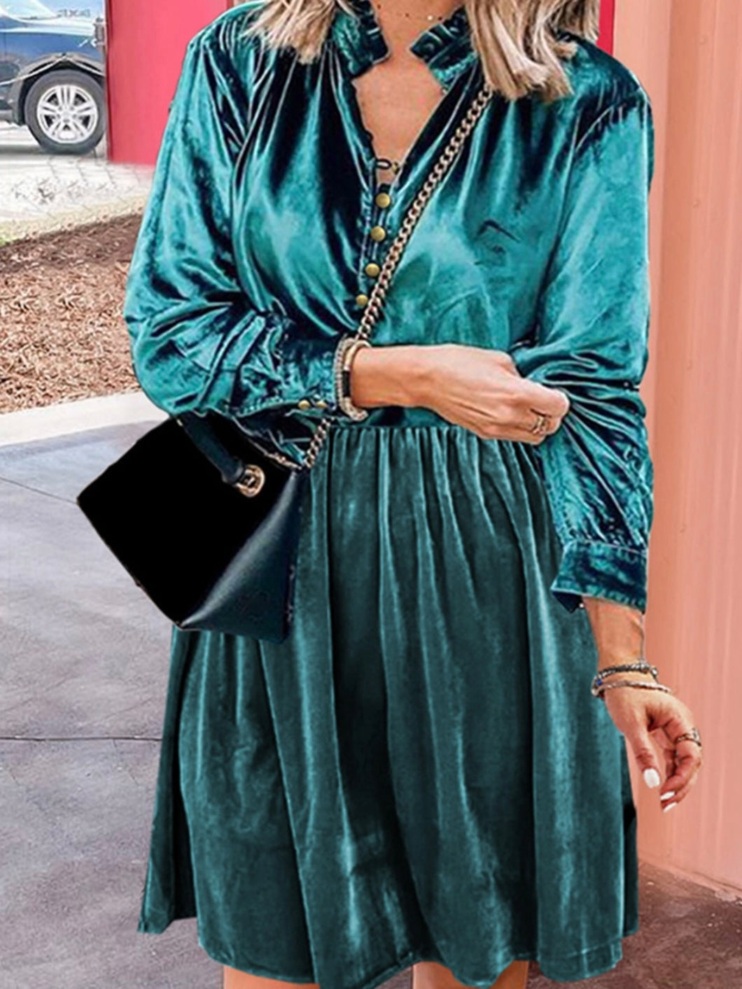 Cute-as-a-button vestido de terciopelo