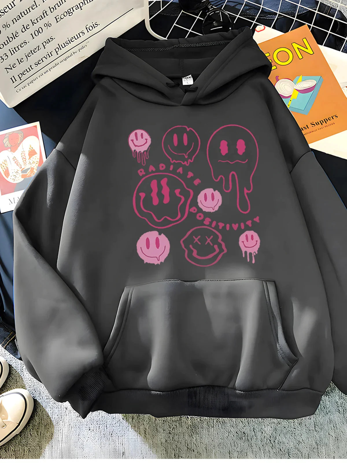 Divertida sudadera gráfica con capucha | Gia