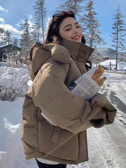 Chaqueta parka de invierno cálidamente acolchada con capucha