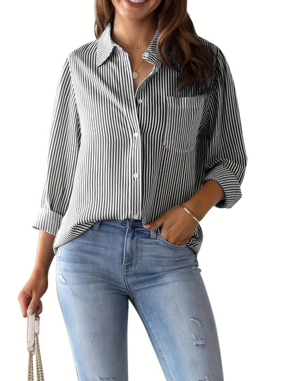 Camisa de rayas con botones delanteros - Bolsillo en el pecho y corte relajado