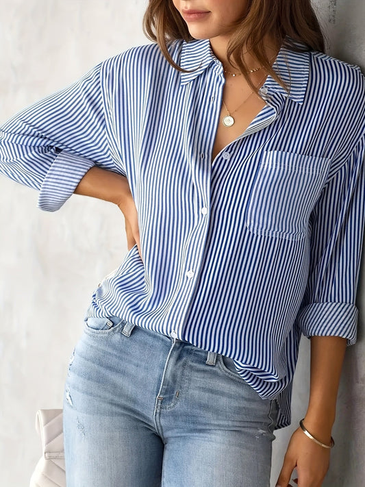 Camisa de rayas con botones delanteros - Bolsillo en el pecho y corte relajado