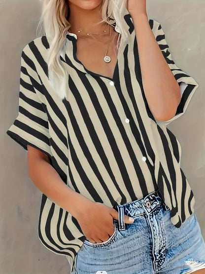 Camisa a rayas con botones - Corte relajado y mangas cortas tipo ala