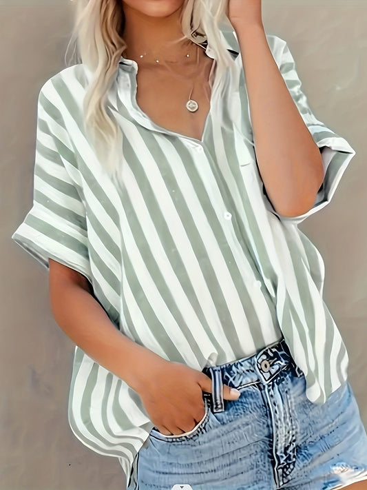 Camisa a rayas con botones - Corte relajado y mangas cortas tipo ala