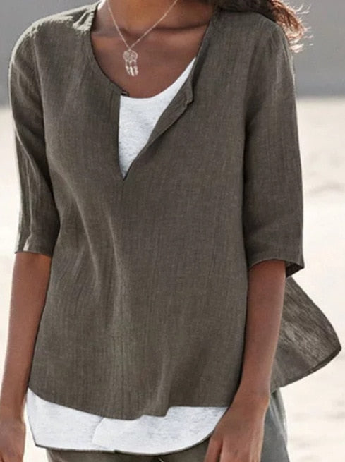 VeeTee™: Camisa con cuello en V para mujer