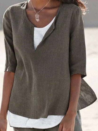 VeeTee™: Camisa con cuello en V para mujer
