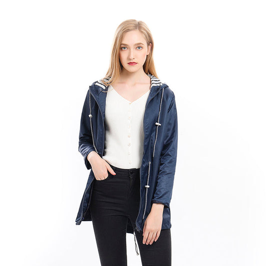 Elegante chubasquero impermeable con capucha, cremallera y bolsillos para mujer | Perfecto para otoño/invierno
