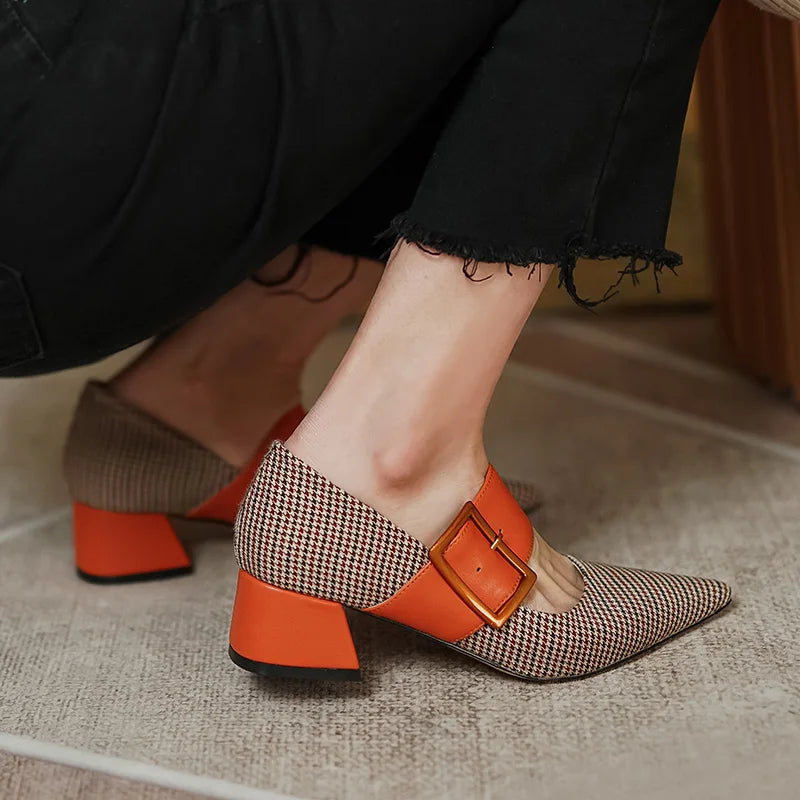 Damskie buty w kratkę w szpic na klocku z klamrą