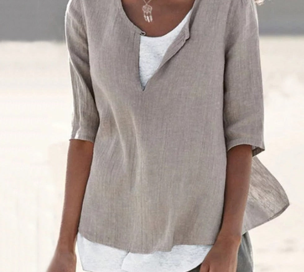 VeeTee™: Camisa con cuello en V para mujer