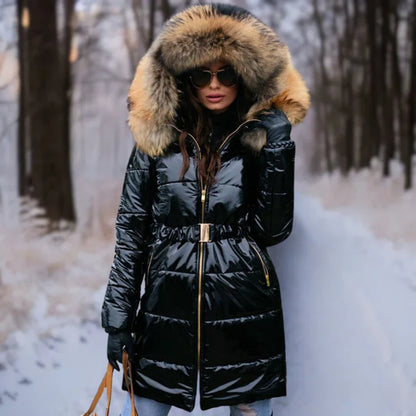 Dorothea | Chaqueta abrigada y brillante con capucha