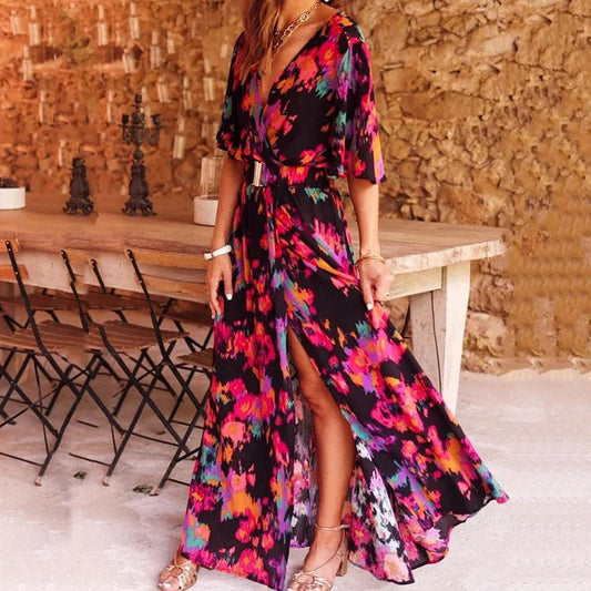 Sofisticado maxi vestido con estampado y elegante abertura lateral