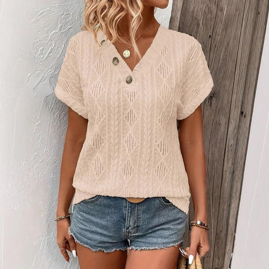 Camiseta con decoración de botones y cuello en V - Tejido texturizado y mangas cortas