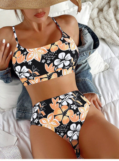bikini con flores tropicales