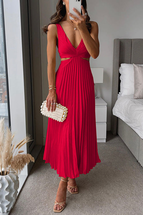 Vestido maxi plisado con detalle en la cintura