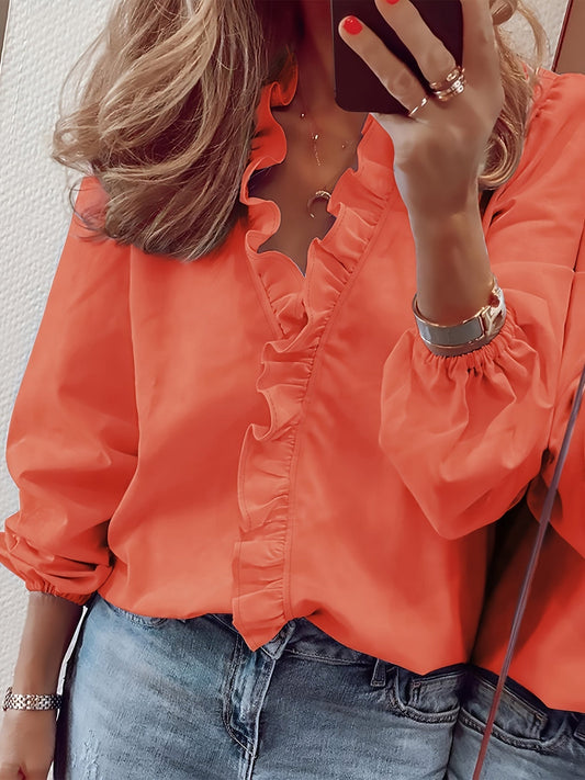 Camisa con cuello en V y borde arrugado - Corte holgado y material semitransparente
