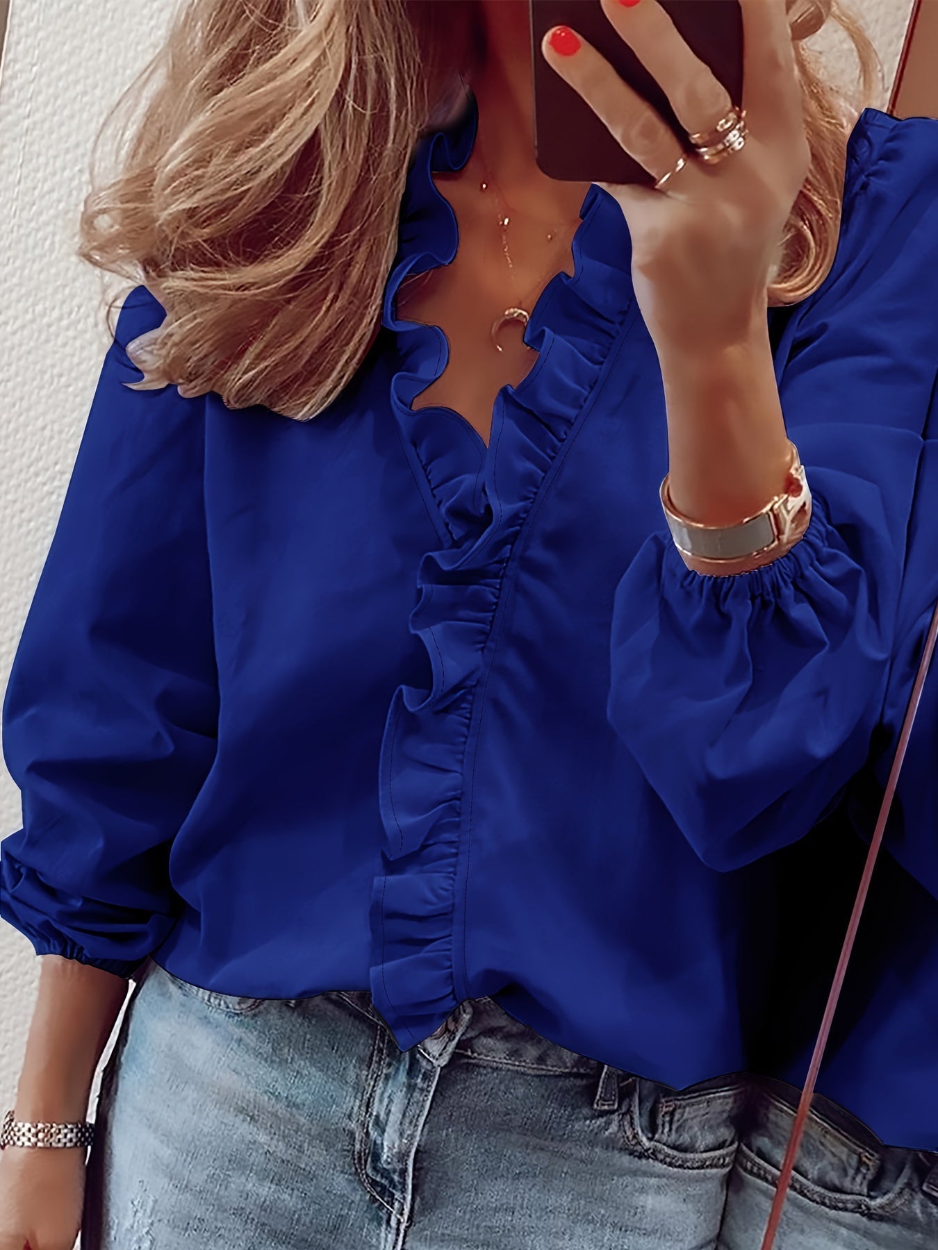 Camisa con cuello en V y borde arrugado - Corte holgado y material semitransparente