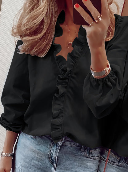 Camisa con cuello en V y borde arrugado - Corte holgado y material semitransparente