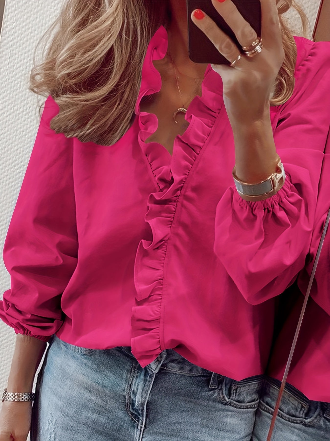 Camisa con cuello en V y borde arrugado - Corte holgado y material semitransparente